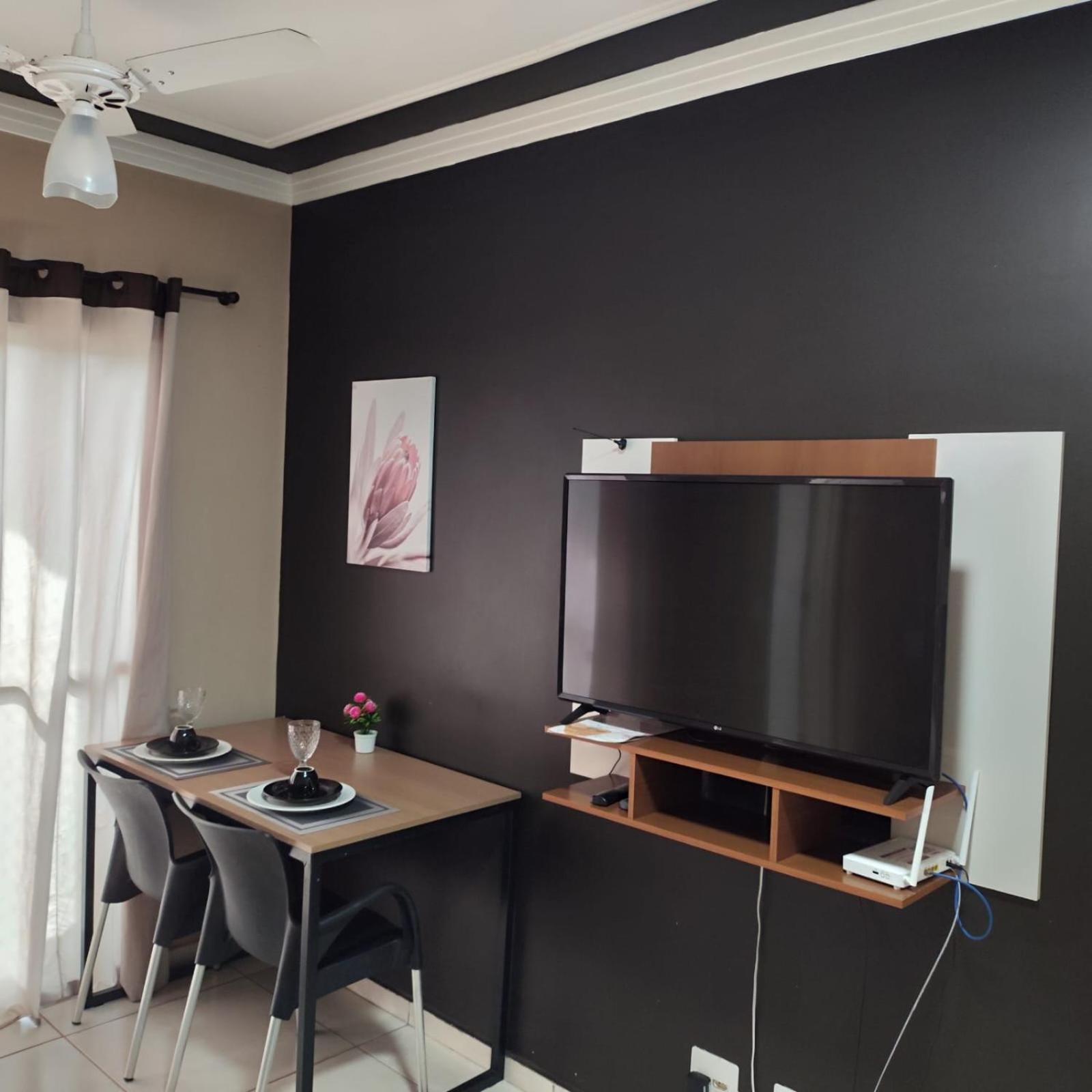 Apto Com Ar Condicionado ريبيراو بريتو المظهر الخارجي الصورة